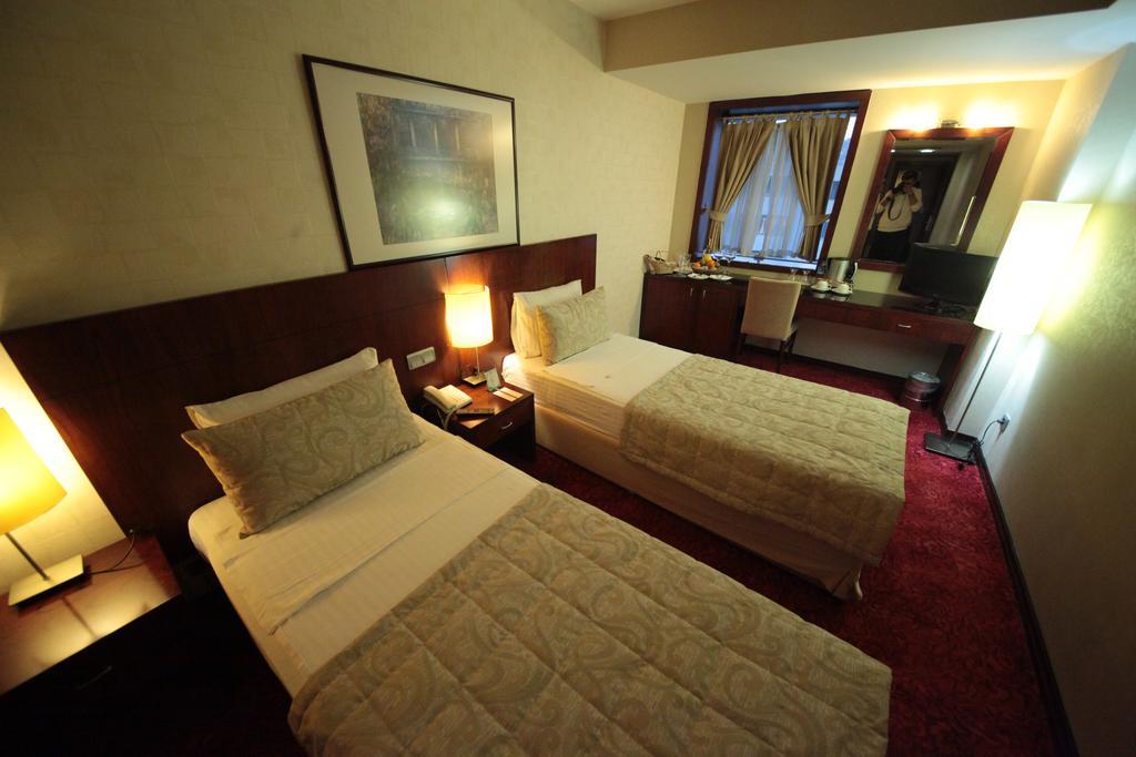 Palmcity Hotel Izmir Exteriör bild