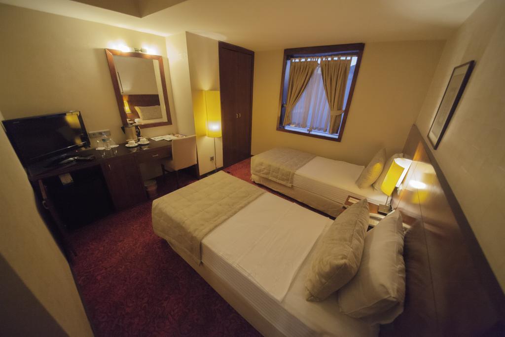 Palmcity Hotel Izmir Exteriör bild